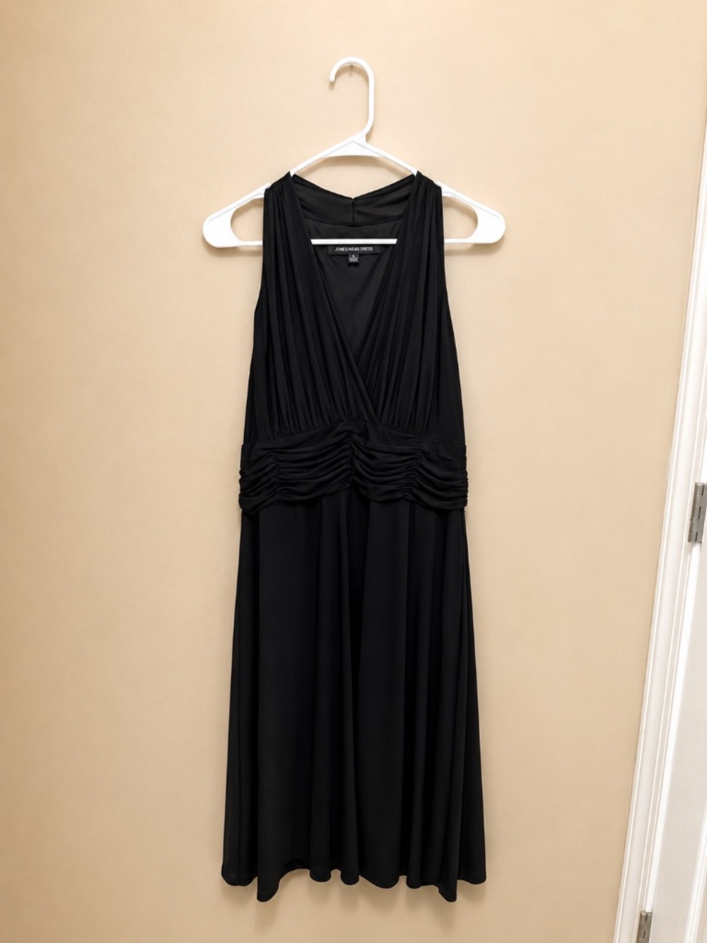 Jones Wear Black Sleeveless Dress